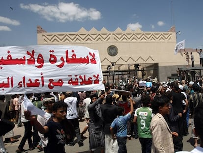 Una turba de islamistas asalta la Embajada de EE UU en Yemen