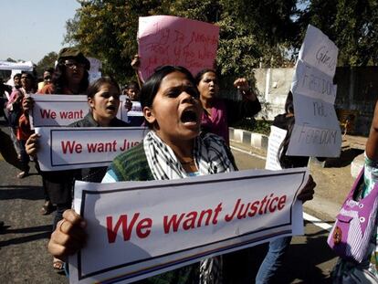 Manifestación para pedir más seguridad para las mujeres en Bhopal. Foto: SANJEEV GUPTA (EFE) / Vídeo: REUTERS-LIVE!