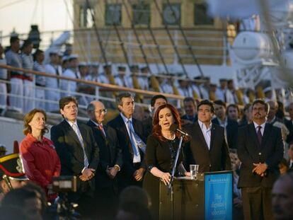Cristina Fernández da la bienvenida a la fragata Libertad