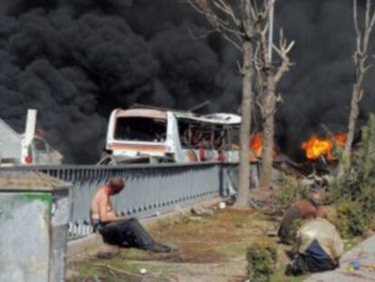 Más de 60 muertos en una cadena de atentados con coches bomba en Damasco