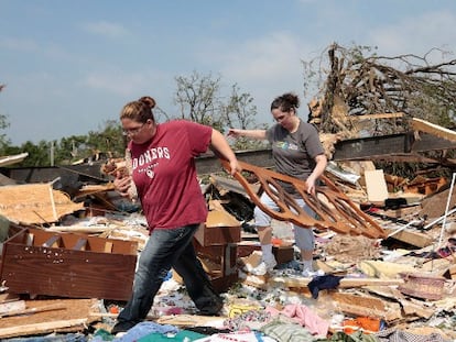 El tornado en Oklahoma deja una estela de muerte y devastación