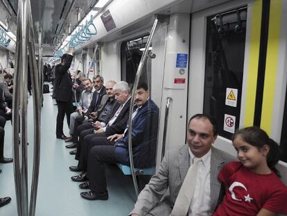 Estambul inaugura el primer túnel subacuático a través del Bósforo