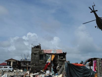 La mayoría de las víctimas del tifón Haiyan siguen esperando ayuda