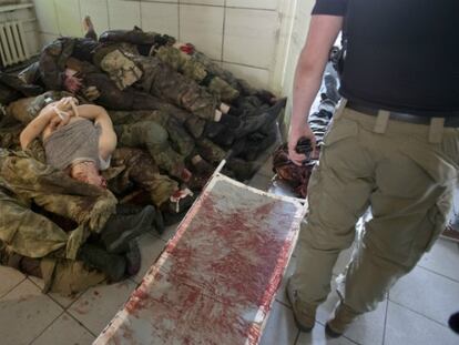 Cadáveres de los milicianos prorrusos acumulados en la morgue de Donetsk.