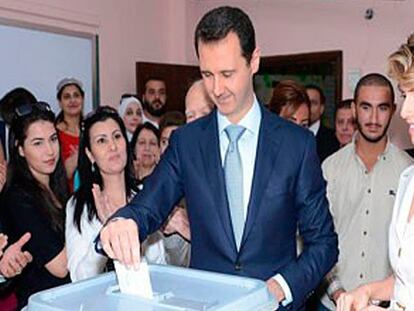 Assad, presidente sírio, com sua esposa Asmaa.