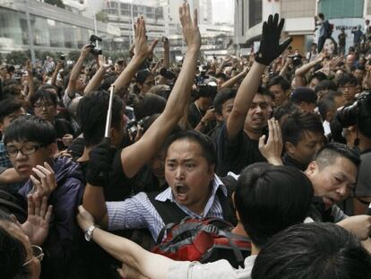 Los conatos de violencia reviven las manifestaciones en Hong Kong