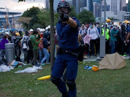 Los alrededores del complejo gubernamental en Hong Kong, este 1 de diciembre / Foto: AFP | Vídeo: Reuters