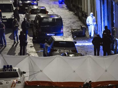 Registro en el apartamento de Verviers donde murieron los dos yihadistas.