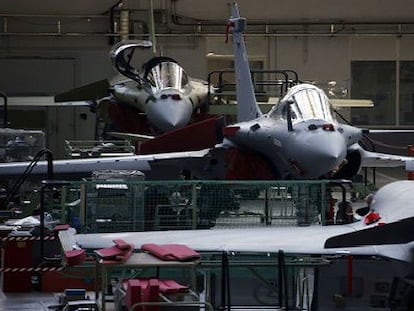 Francia rearma a Egipto con la venta de 24 cazabombarderos Rafale