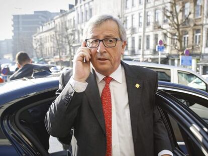 <b>JUNCKER: "HEMOS PECADO CONTRA LA DIGNIDAD DE GRECIA, IRLANDA Y PORTUGAL".</b> El presidente de la Comisión critica la actuación de la troika. En la imagen, Juncker. / Reuters-LIVE! / EFE