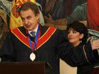 Zapatero, investido honoris causa en La Paz.