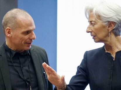 Varoufakis charla con Lagarde.