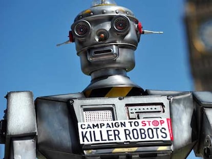 FOTO: Campaña contra el uso de robots en la guerra, en Londres en 2013.