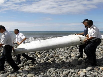 Francia estudiará si el alerón hallado en el Índico es del vuelo MH370