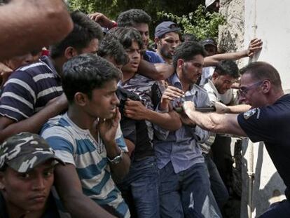 La inmigración desborda Atenas