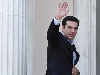 El primer ministro griego dimite y adelanta las elecciones