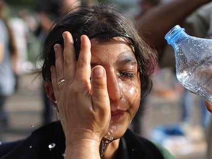 Hungria usa gás lacrimogêneo para barrar os refugiados