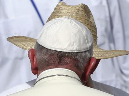 El Papa no emite ningún mensaje crítico con los Castro