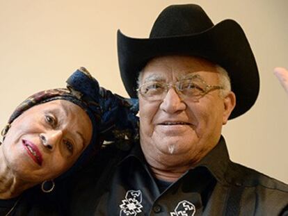 Los artistas Omara Portuondo y Eliades Ochoa.