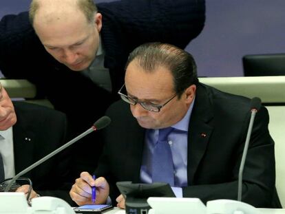 Hollande despliega a los militares y cierra fronteras