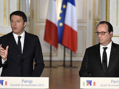 Renzi y Hollande, este jueves en una rueda de prensa.