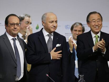 Hollande, Fabius e Ban Ki- Moon esta manhã em Paris.