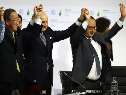 Hollande, Fabius y Ban Ki- Moon celebran el acuerdo.