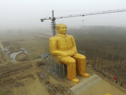 Uma estátua gigante para Mao