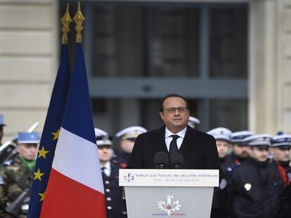 Hollande quiere más poderes permanentes para la policía