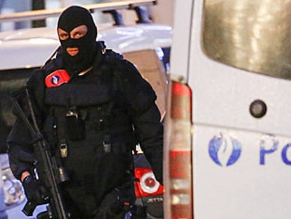Un policía belga en el centro de Bruselas.