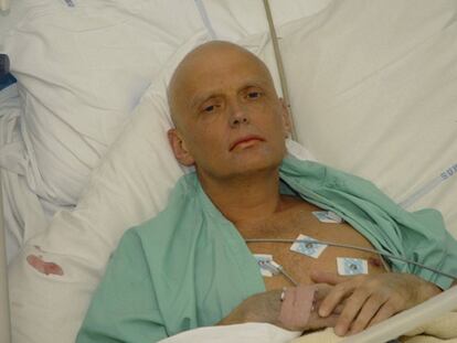 Alexander Litvinenko no hospital em Londres em 2006.