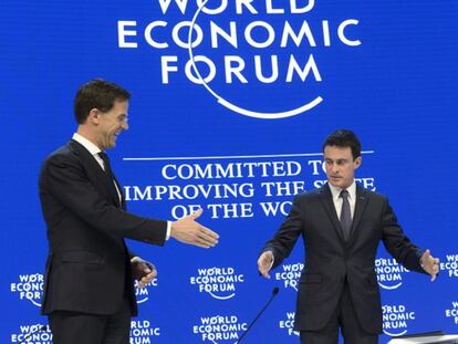 Os primeiros-ministros da Holanda, Mark Rutte, da França, Manuel Valls, e da Grécia, Alexis Tsipras, nesta quinta-feira em Davos, Suíça.