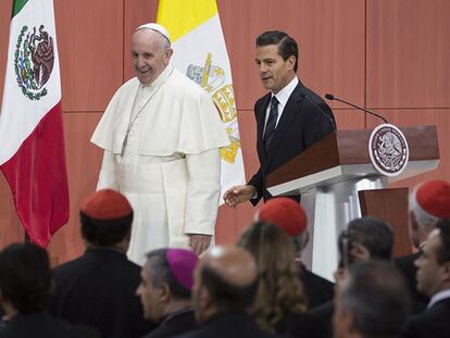 Peña Neto recebe o papa Francisco.