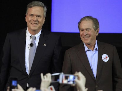 George W. Bush e Jeb Bush.