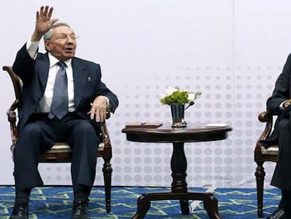 Raúl Castro e Barack Obama no Panamá, em abril de 2015.