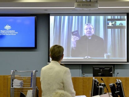 O Cardeal Pell durante seu depoimento por videoconferência.