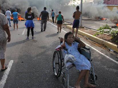 Protesto em Maracaibo, Venezuela, contra o racionamento da energia elétrica.