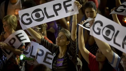 Protesta contra la destitución de Rousseff.