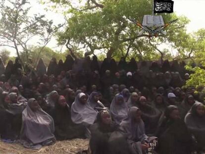 Imagen de un vídeo de las secuestradas difundido por Boko Haram.