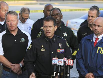 El jefe de la policía de Orlando, John Mina, en una rueda de prensa.