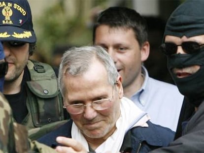 Bernardo Provenzano, en Palermo tras ser arrestado, en 2006.