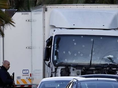 El camión de gran tonelaje que embistió a la multitud en Niza.