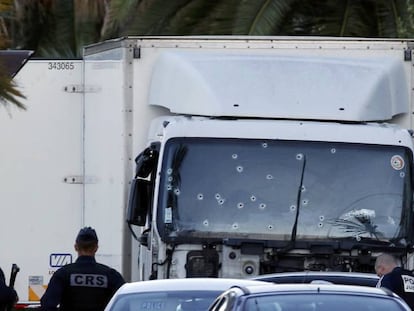 La policía abate al autor del atentado en Niza.