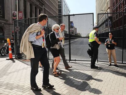 Vallas de seguridad en las calles de Cleveland, este domingo