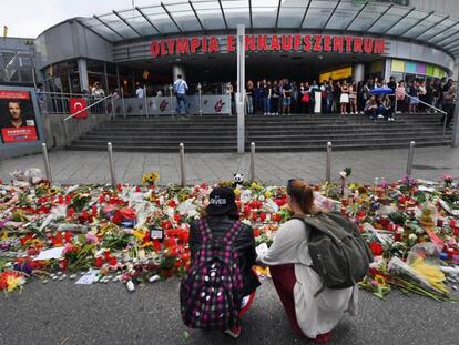 Flores y velas en homenaje a las víctimas en Munich