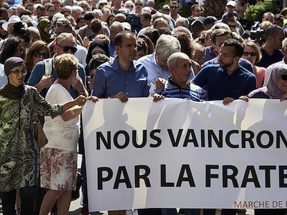 Manifestación contra el terrorismo en Lyon convocada por el consejo musulmán, este sábado.