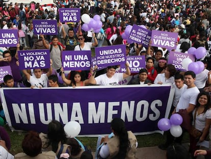 Una multitud exige en Perú respeto a las mujeres