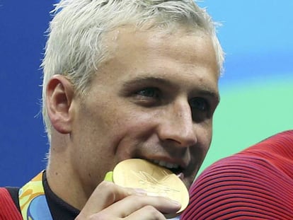 Ryan Lochte, tras ganar la medalla de oro en Rio 2016.