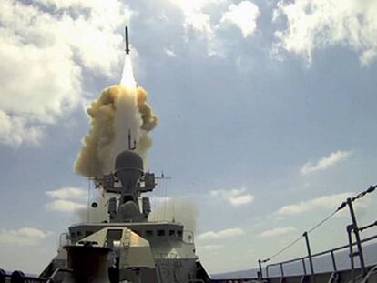 Lanzamiento de un misil de crucero desde el Mediterráneo, en una imagen del Ministerio de Defensa ruso.