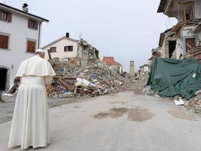 El Papa, este martes en Amatrice (Italia), devastada por el terremoto de agosto. AP. VIDEO: ATLAS